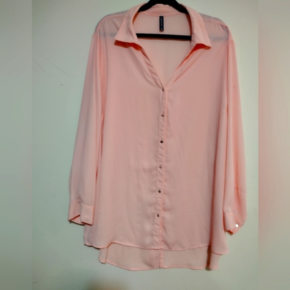 Massini Tops - Massini 3x light pink sheer button down blouse